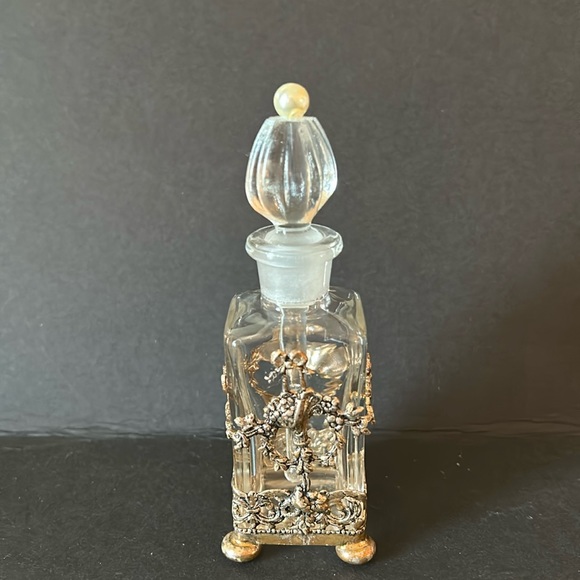 Perfume bottle - Picture 1 of 4